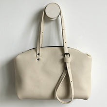 Load image into Gallery viewer, Fini