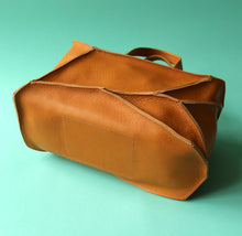 Load image into Gallery viewer, Collapse Eve