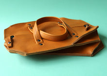 Load image into Gallery viewer, Collapse Eve