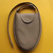 Load image into Gallery viewer, Pebble