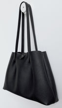 Load image into Gallery viewer, Amos frrry shoulder bag long handle black lindos calf leather. side view. everyday use tote