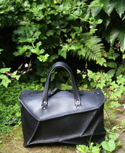 Load image into Gallery viewer, Collapse Eve