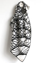 Load image into Gallery viewer, Striped scarf