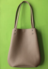 Load image into Gallery viewer, Tomo
