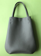 Load image into Gallery viewer, Tomo
