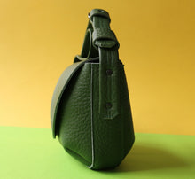 Load image into Gallery viewer, Bobo
