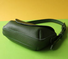 Load image into Gallery viewer, Bobo
