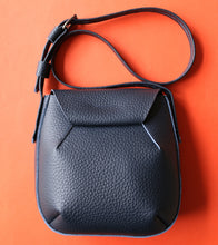 Load image into Gallery viewer, Pod
