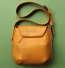 Load image into Gallery viewer, Pod
