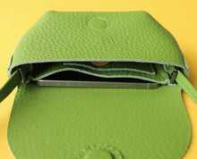 Load image into Gallery viewer, Bibi
