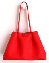Load image into Gallery viewer, Amos frrry shoulder bag long handle spacious button closure pepper lindos leather red

