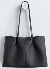 Load image into Gallery viewer, Amos frrry shoulder bag long handle simple elegant design. black lindos leather
