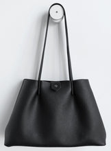 Load image into Gallery viewer, Amos frrry shoulder bag long handle black lindos calf leather. front view
