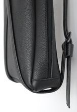 Load image into Gallery viewer, Fig backpack frrry black. detail view. straps go all the way around
